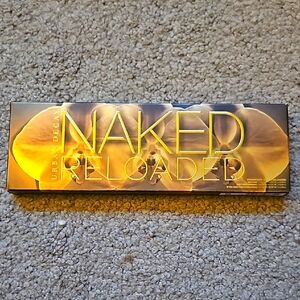 Urban Decay- Naked Reloaded eyeshadow palette